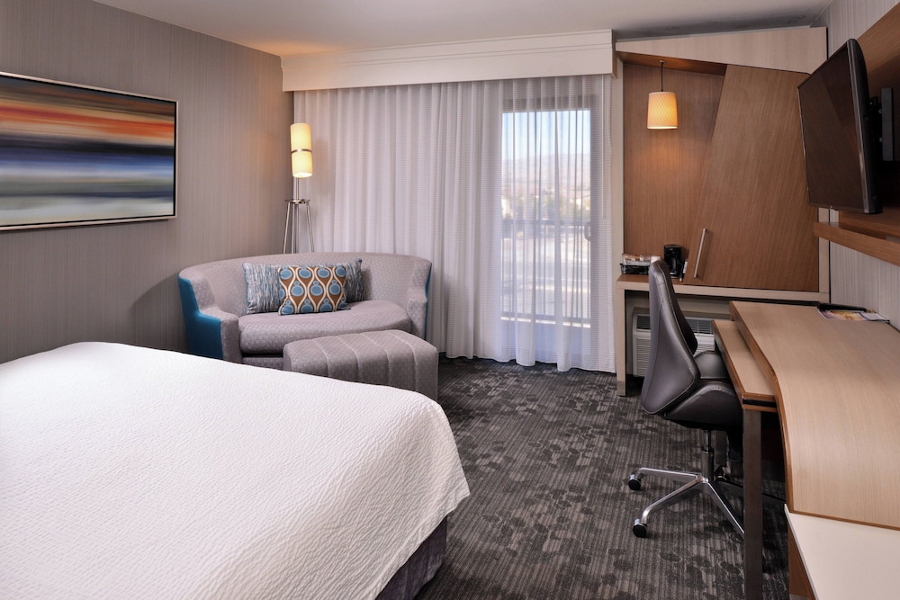 Courtyard by Marriott Palm Desert - photo 12