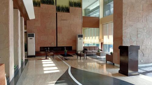 Fully furnished Condo Unit in Makati — 4-Star Luxury Hotel in Manila, Philippines