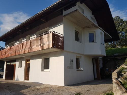 Apartma Dominik — 4-Star Luxury Hotel in Zgornje Gorje, Slovenia