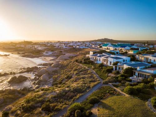 La Baleine - carbon neutral hotel in Unknown City