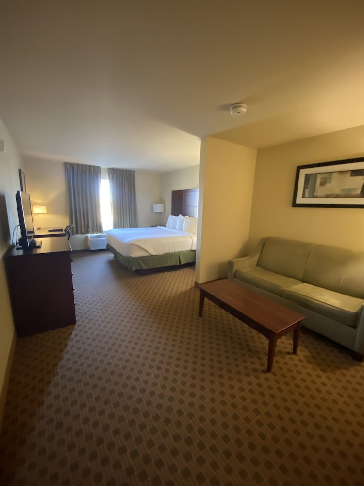 Cobblestone Hotel & Suites Broken Bow - photo 12