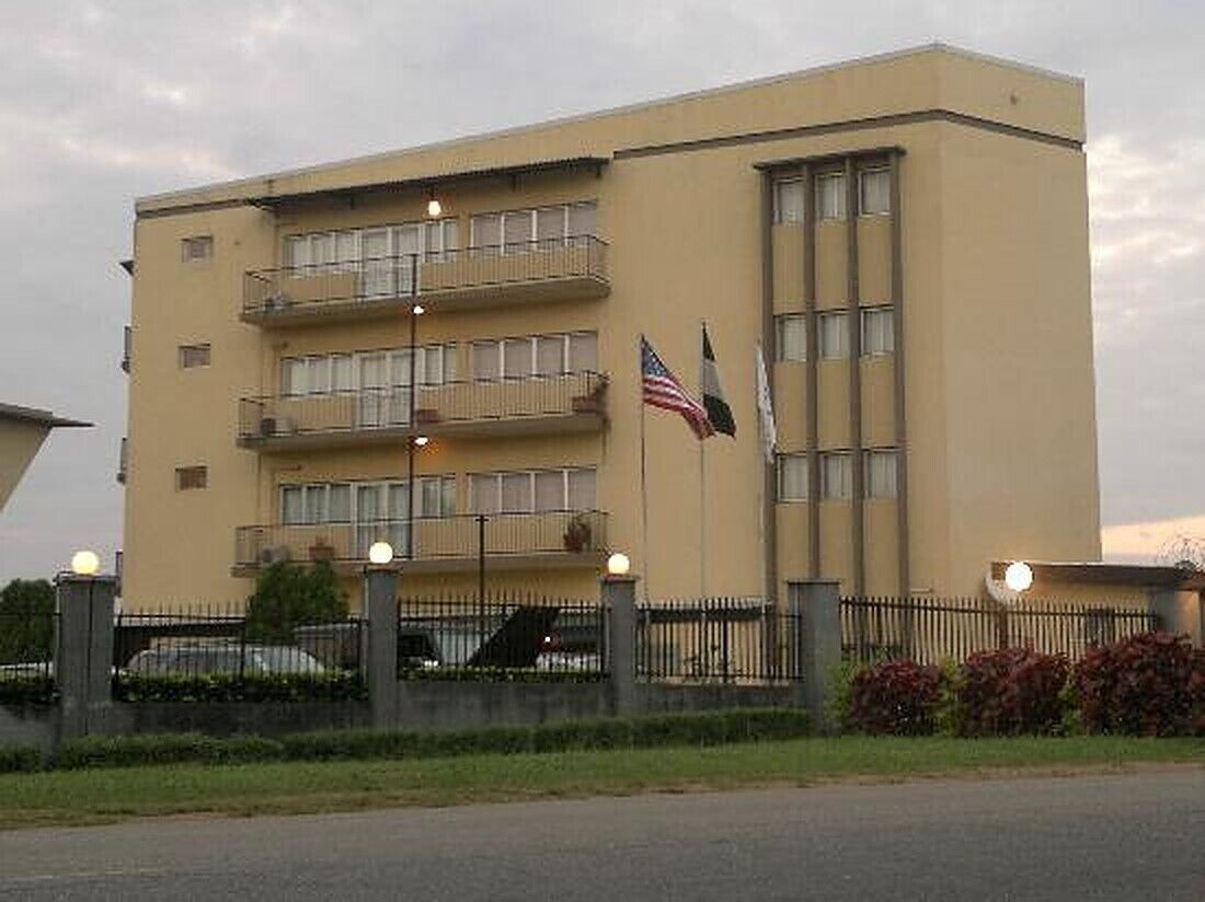 Blue Lodge Hotel - last minute hotel in Lagos