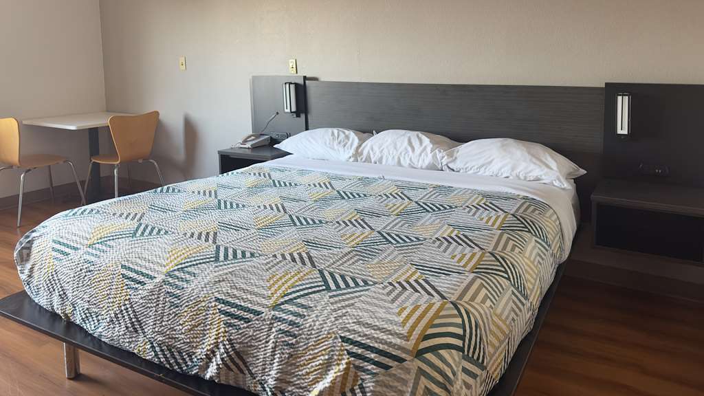 Motel 6 Waterloo IA - photo 24