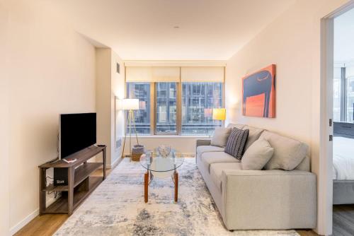 Modern Apt with Gym and Pool — 4-Star Luxury Hotel in Boston, United States