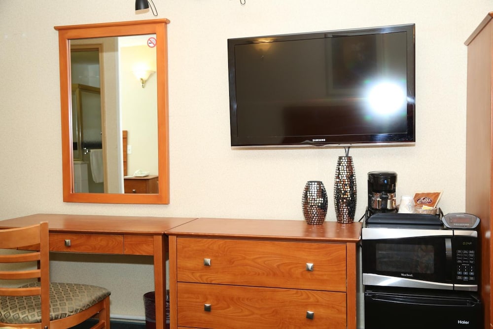 Jfk Inn - photo 20