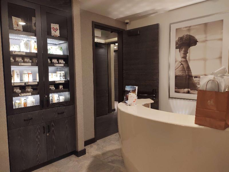Hoodoo Moab Curio Collection By Hilton - photo 52