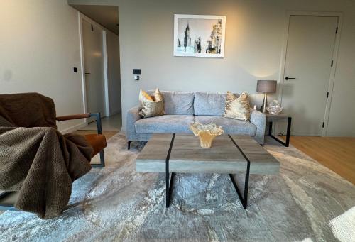 Stylish Luxury 1 Bedroom Flat — 4-Star Luxury Hotel in London, United Kingdom