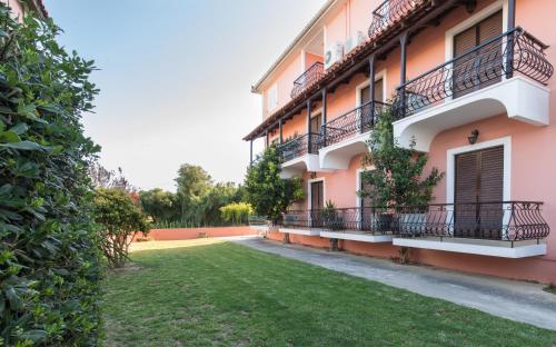 Socrates studio - carbon neutral hotel in Unknown City