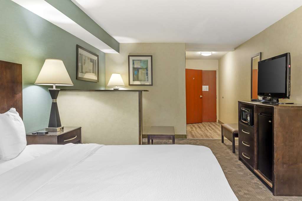 Best Western Plus Berkshire Hills Inn & Suites - photo 18