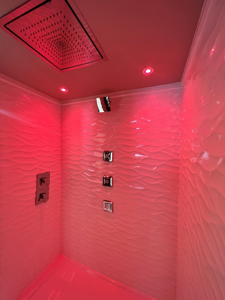 Imperial Suites Adults Only - photo 28