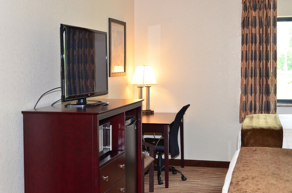 Cobblestone Inn & Suites Clarion - photo 47