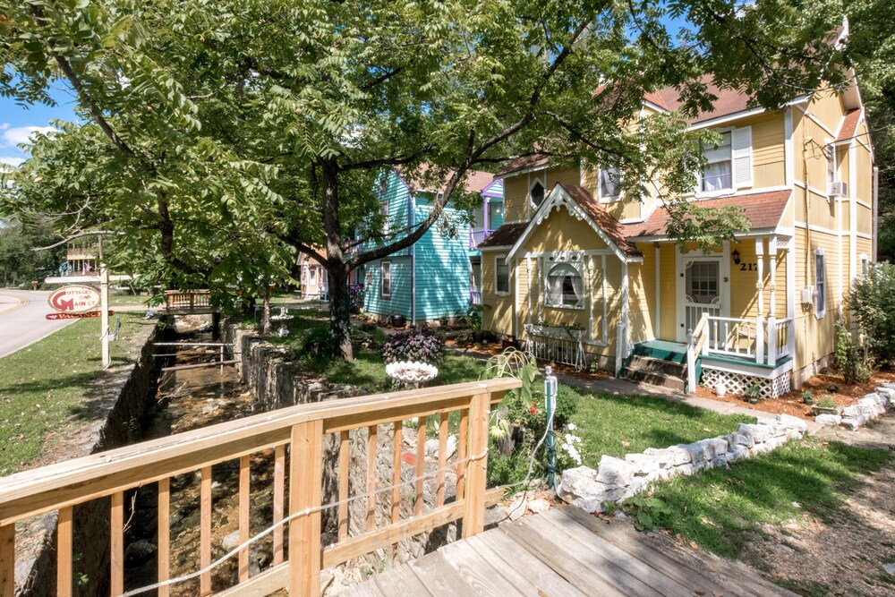 Cottages on Main in Eureka Springs, United States