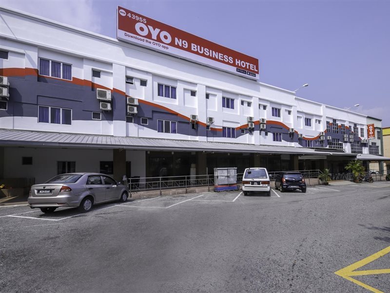 OYO 43955 N9 Business Hotel in Kampung Baharu Nilai, Malaysia