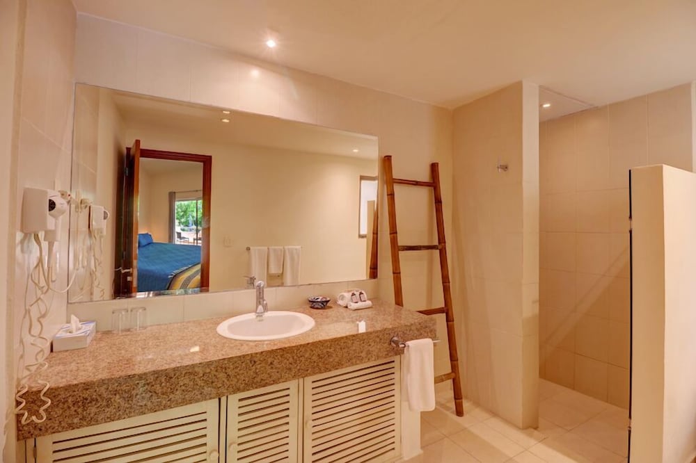 Riviera Maya Suites