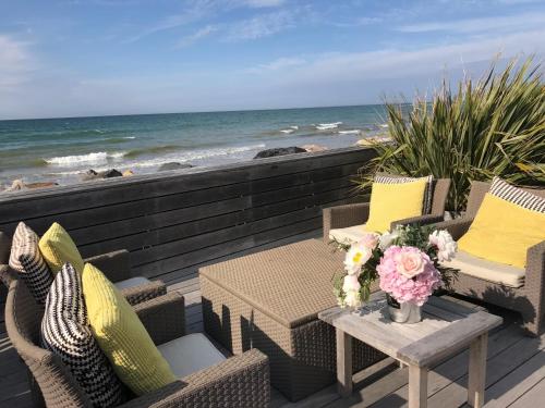 Villa Les Pieds Dans L'eau 8 Personnes — 4-Star Luxury Hotel in Bron, France