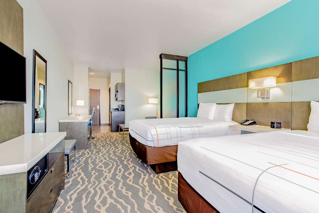 La Quinta Inn & Suites by Wyndham Northlake Fort Worth - photo 25