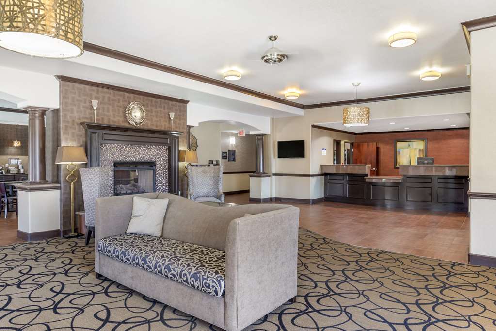Best Western Plus Classic Inn & Suites - photo 4