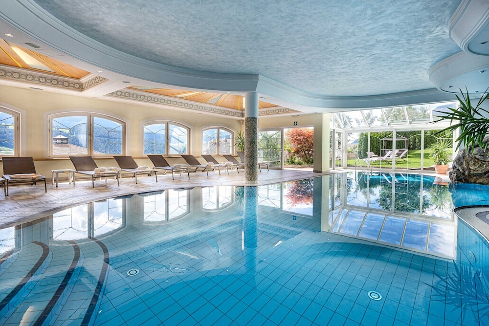 Sonnenhotel Adler — hotel in Villandro