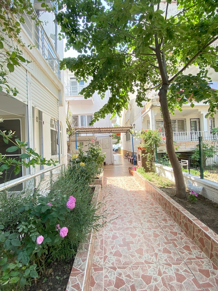 Sedef Pansiyon Apart Otel Sarkoy — Sarkoey