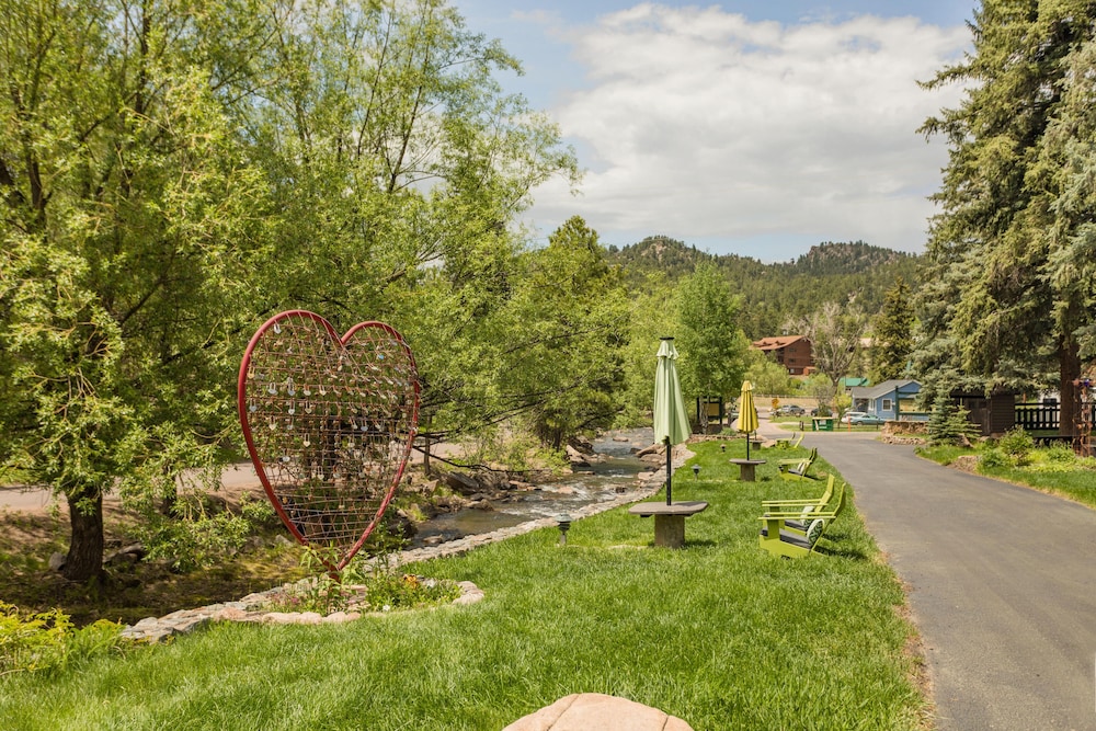 Highland Haven Creekside Inn - photo 187