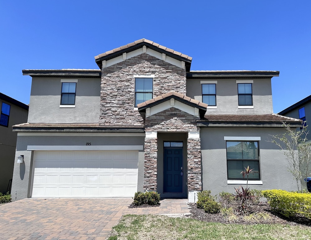 Balmoral Resort 195mcv 4 Bedroom Home by RedAwning - featured photo