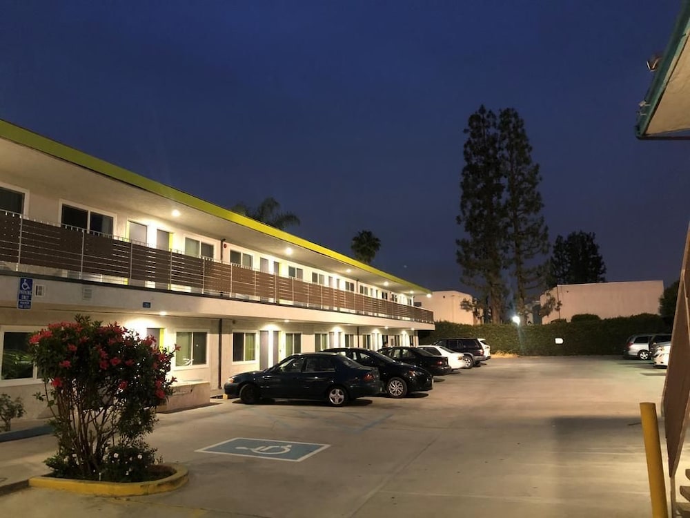 Exclusivo Inn & Suites - photo 28
