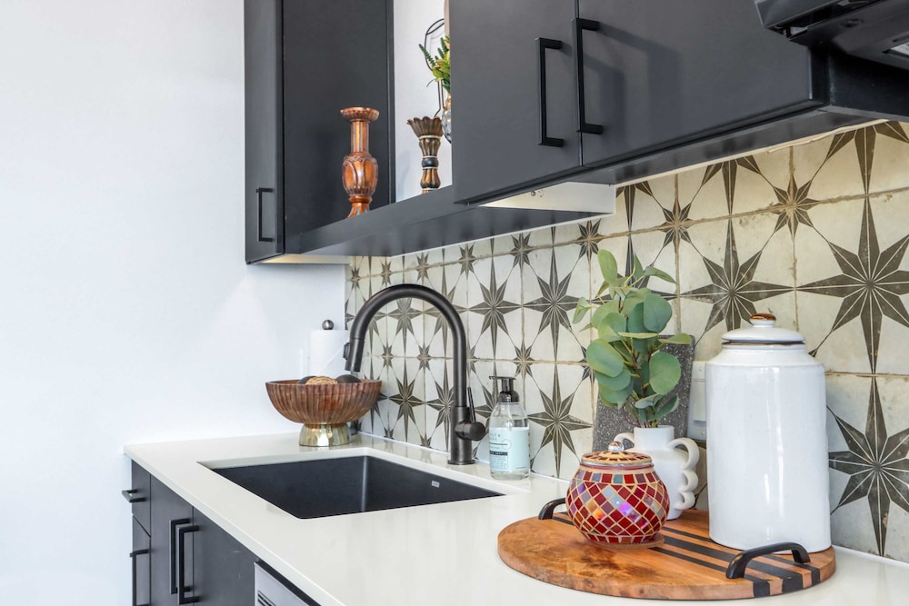 Modern Hill Country Condo for 4 w Resort Perks - photo 6