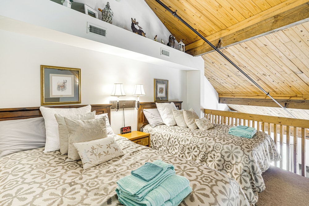 Hike Bike & Explore: Wintergreen Resort Condo - photo 11