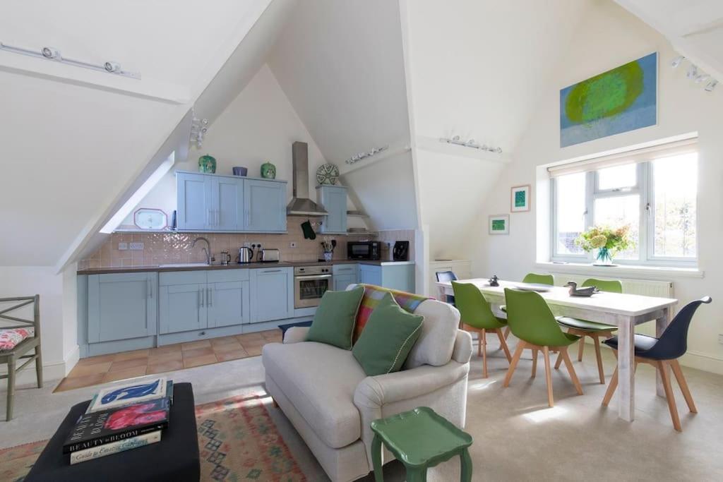 Charming Cotswold Loft in Cirencester, United Kingdom