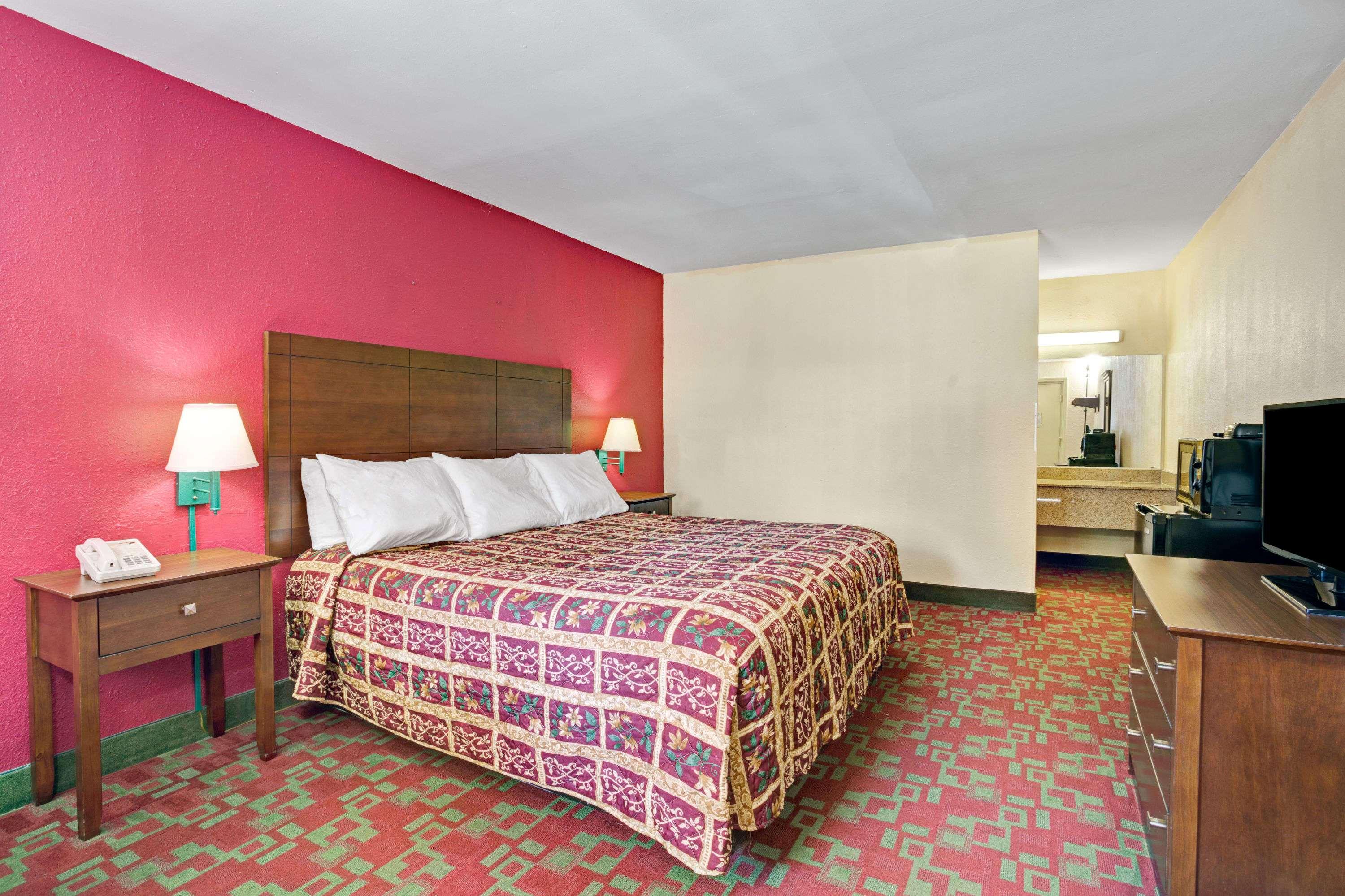 Days Inn by Wyndham Elizabeth City - photo 30