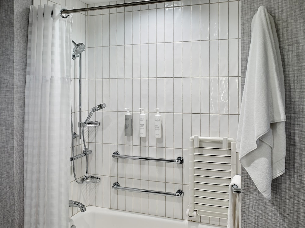 Embassy Suites by Hilton Gatlinburg Resort - photo 33