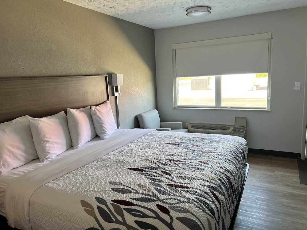 Deluxe Inn Georgetown - photo 5