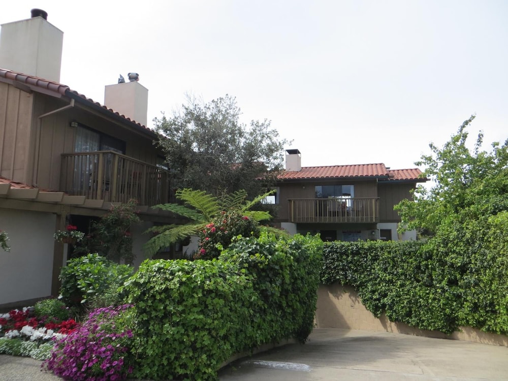 Adobe Inn - photo 52