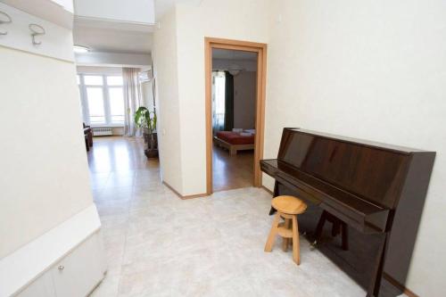 1BR apartment with balcony on Mtatsminda