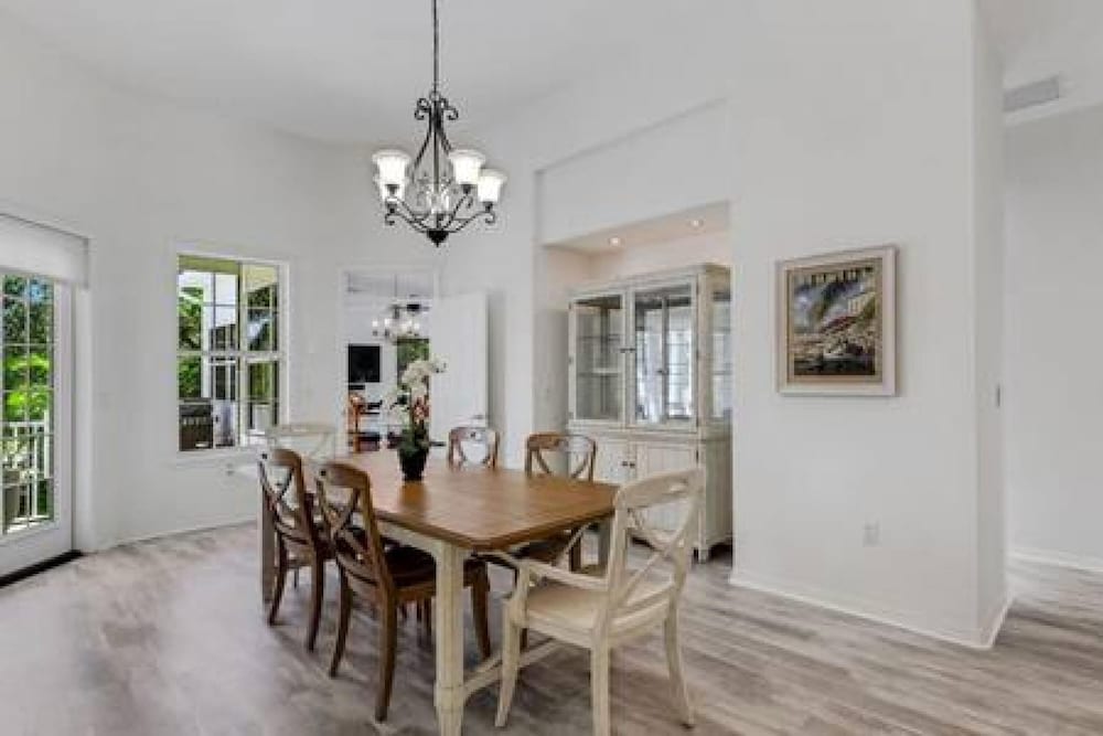 Siesta Key Marvel Pool SPA Deeded Beach Access - photo 6