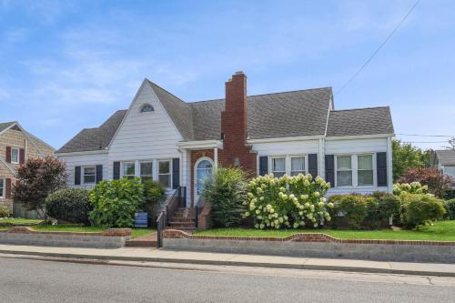 Donovan’s Reef Pet friendly In Town in Chincoteague, United States