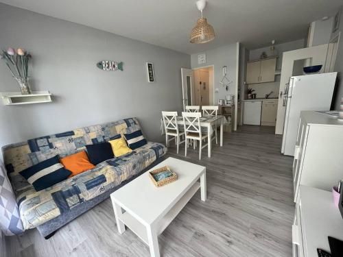 Maison Saint Hilaire de Riez 2 pièces 4 personnes FR 1 91 35 — 4-Star Luxury Hotel in Saint-Hilaire-De-Riez, France
