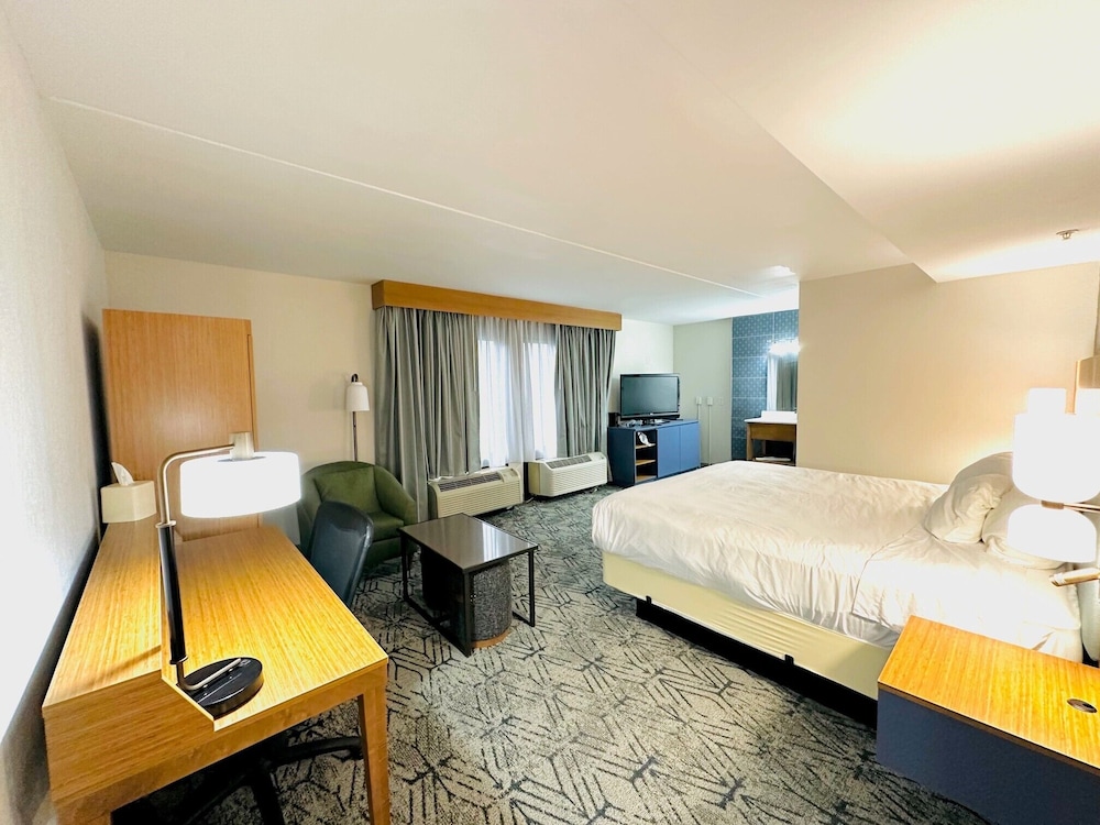 Country Inn & Suites by Radisson Canton near Hall - photo 17
