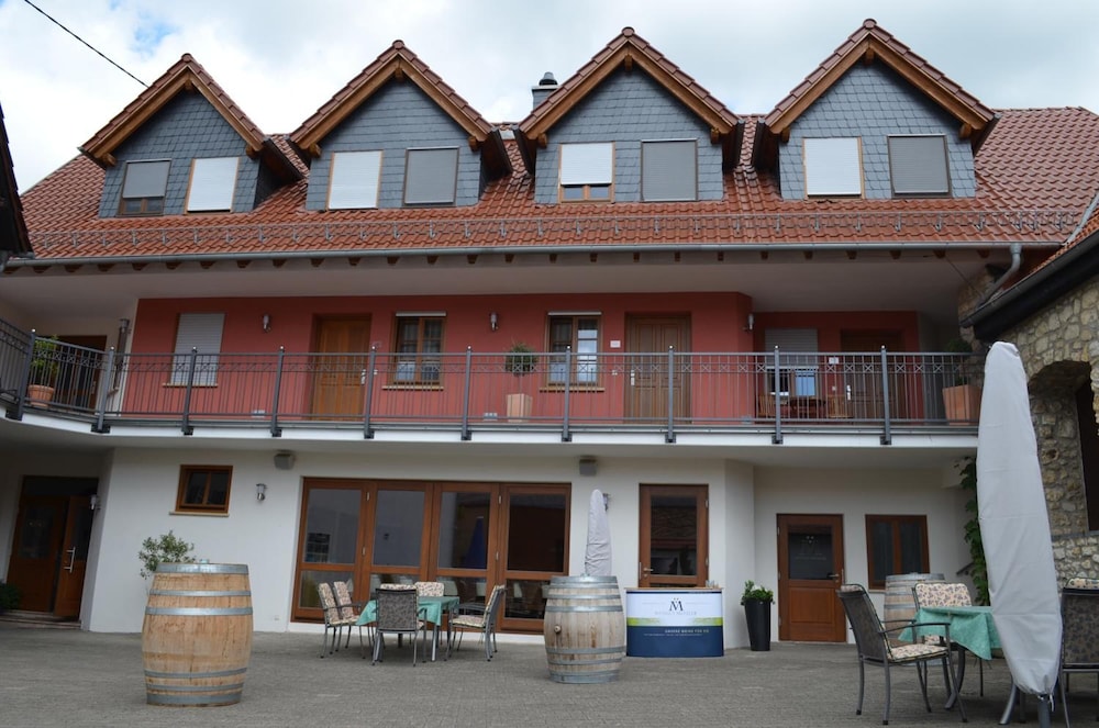Hofgut Metzler — hotel in Alzey