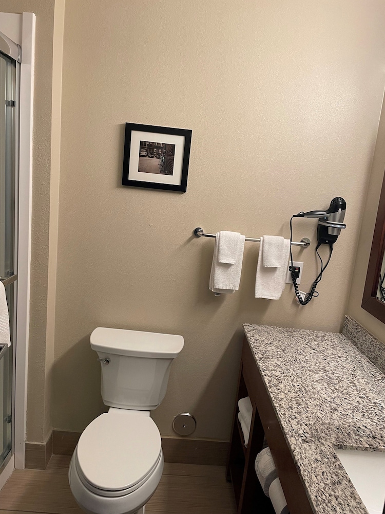 Baymont by Wyndham Phoenix North - photo 6