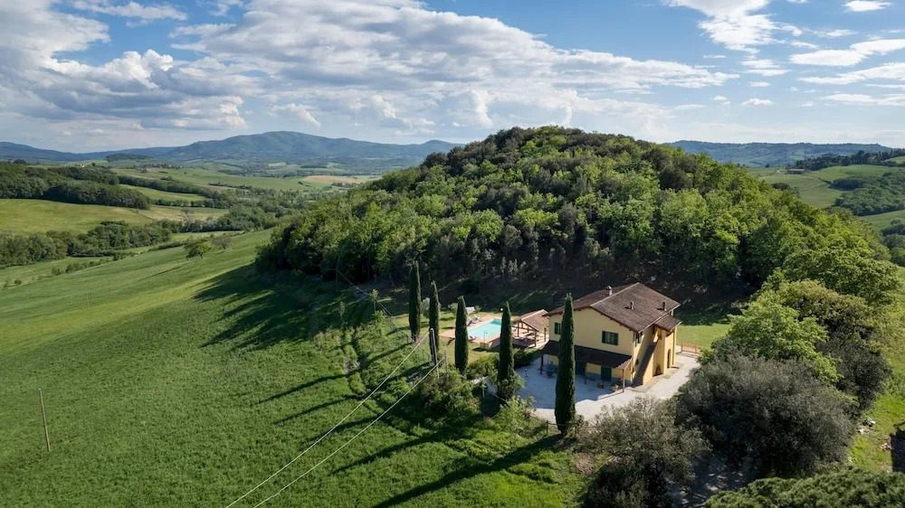 Podere Capanna Il Tuo Rifugio di Relax nella Campagna Toscana — 4-Star Luxury Hotel in Montecatini Val Di Cecina, Italy