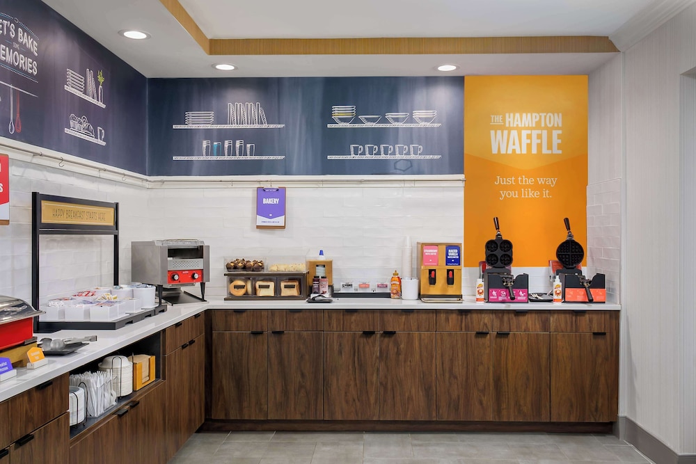 Hampton Inn & Suites Birmingham Pelham - photo 32