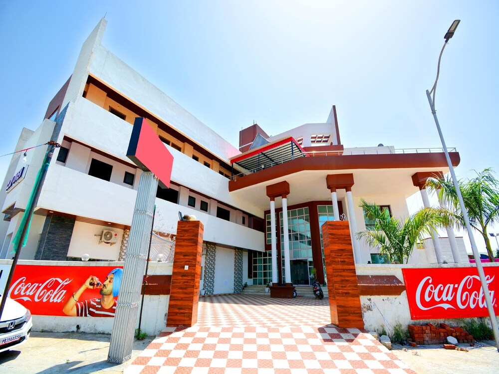 OYO 37902 Kaler Regency in Pathankot, India