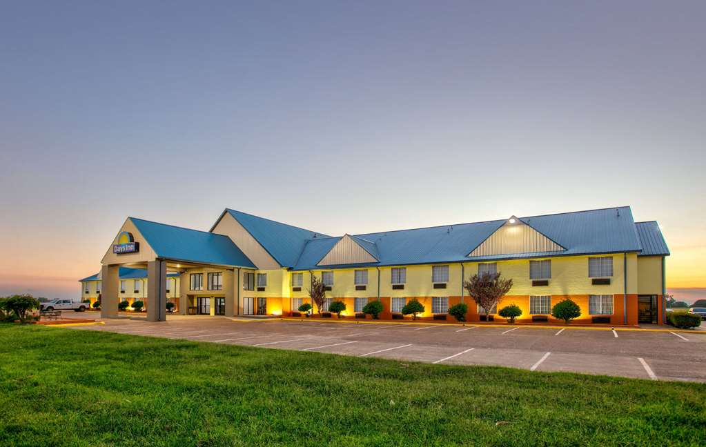 Days Inn by Wyndham Tunica Resorts - photo 10