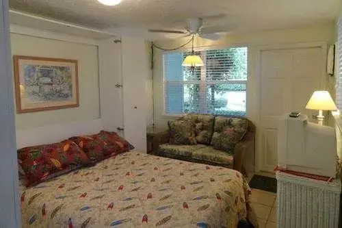 Islands West Resort Villas by AMI Locals — hotel in Holmes Beach