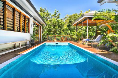 Belle Escapes Luxury Reef Villa Palm Cove — 4-Star Luxury Hotel in Palm Cove, Australia