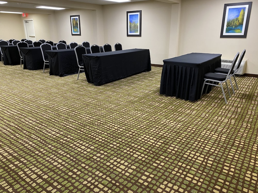 Baymont by Wyndham Latham Albany Airport - photo 24