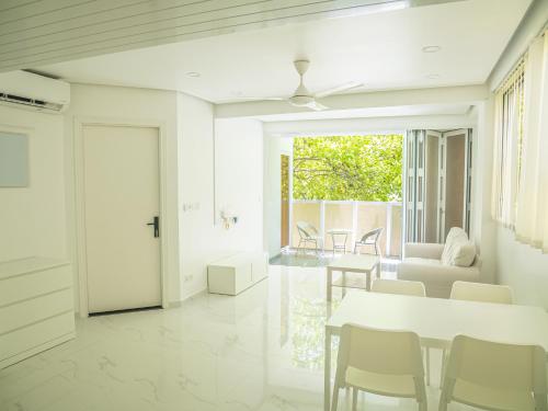Beachfront Apartment — 4-Star Luxury Hotel in Male, Maldives