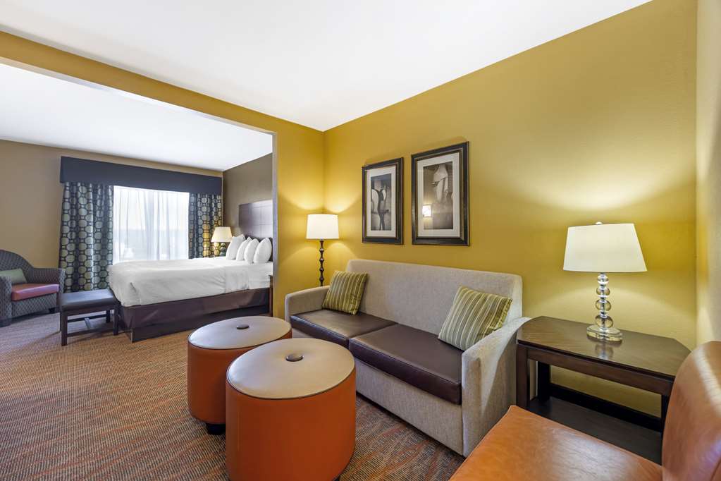 Best Western Plus Tupelo Inn & Suites - photo 10