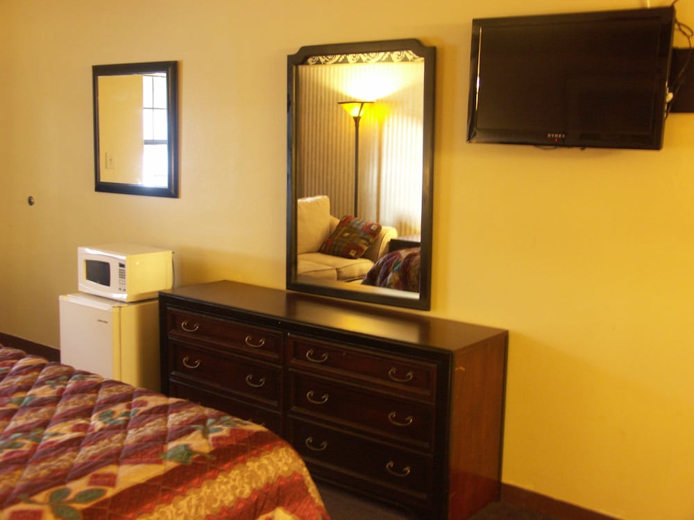 Deerwood Inn and Madison Campground - photo 5